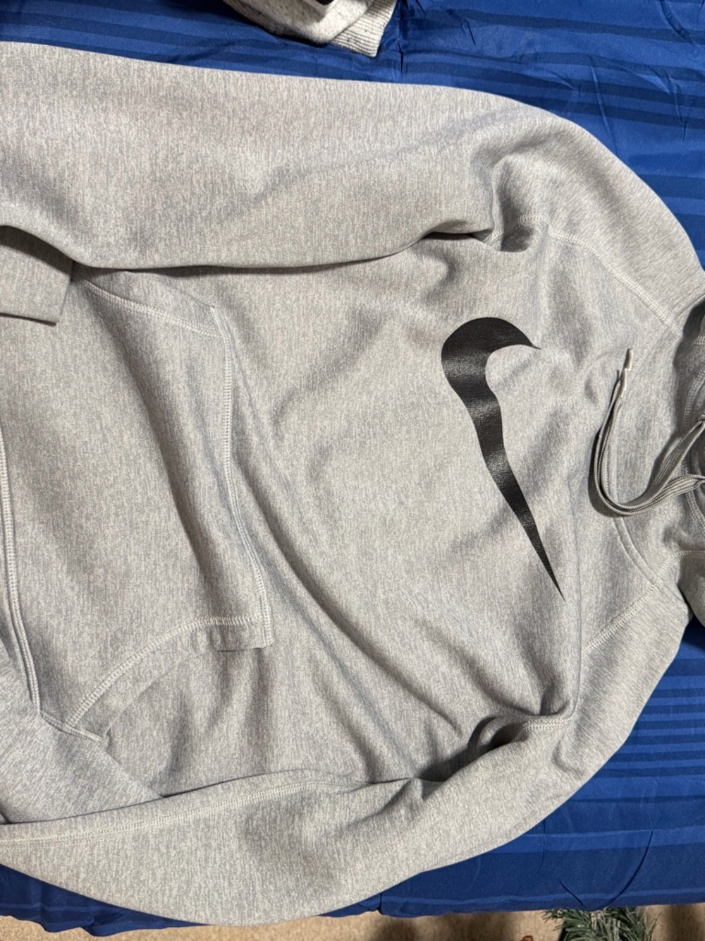 Nike Men’s Light Gray Crewneck Hoodie with Black Swoosh